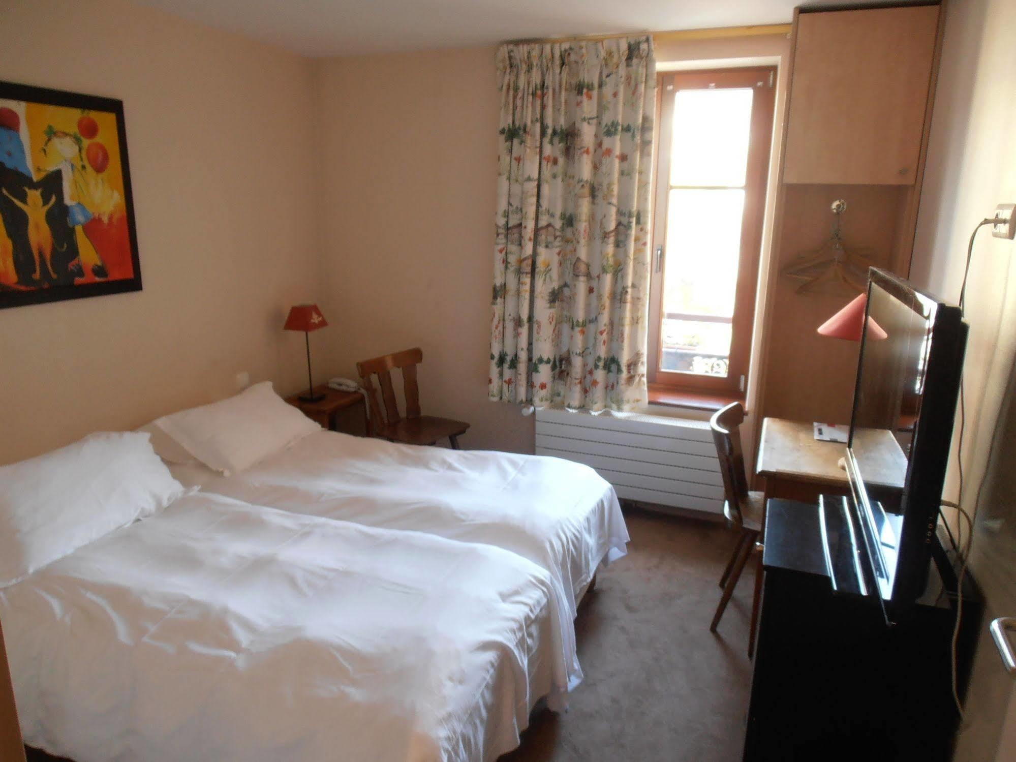 Hotel Les Cigognes Abreschviller Zewnętrze zdjęcie